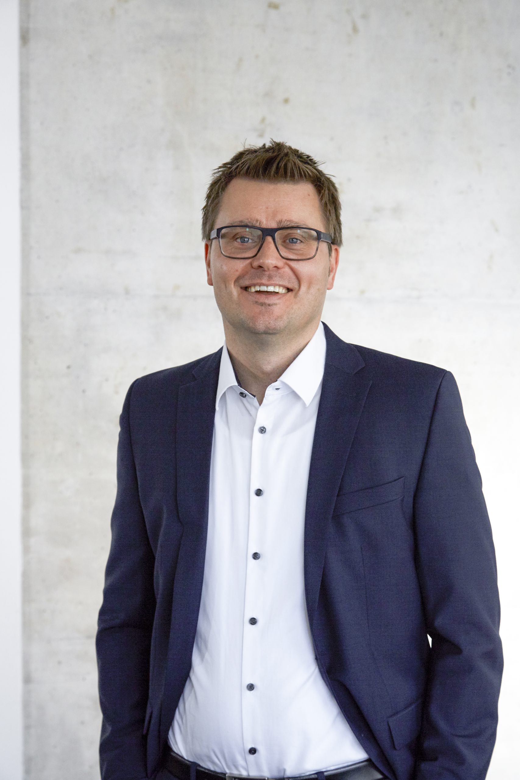 Jens-Moeller_Portrait_hell